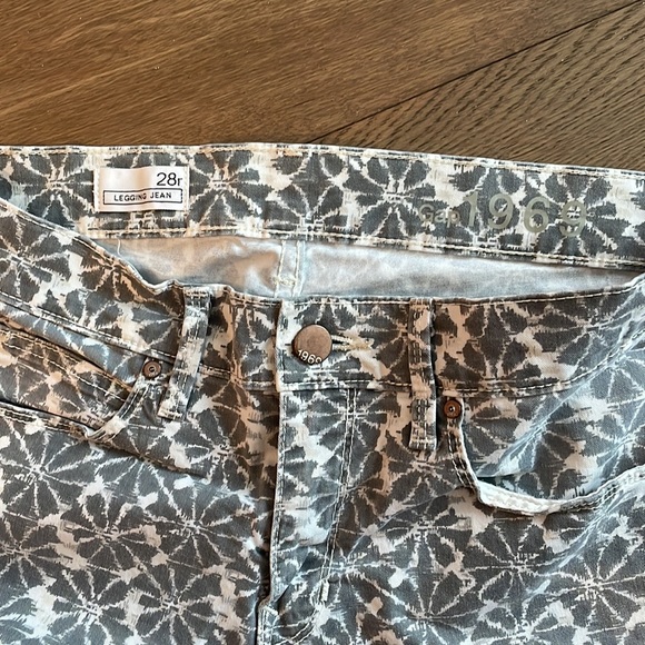 Gap Printed Jeans - Picture 5 of 5